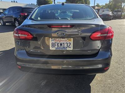 2017 Ford Focus SE   - Photo 5 - Roseville, CA 95678