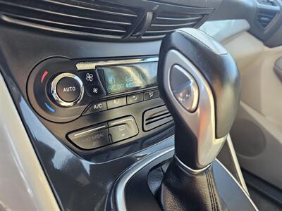 2015 Ford C-MAX Hybrid HYBRID SEL   - Photo 18 - Roseville, CA 95678