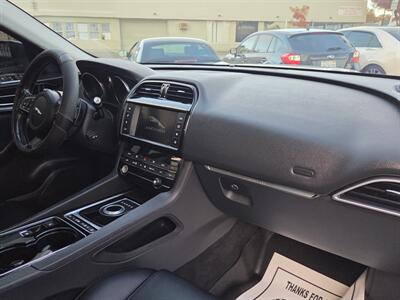 2017 Jaguar F-PACE 35t AWD - Hard to find - Must see!!   - Photo 22 - Roseville, CA 95678