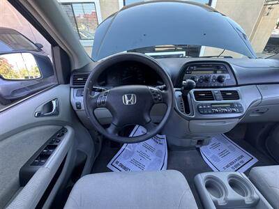 2005 Honda Odyssey EX - 1 OWNER- CLEAN HISTORY REPORT - - Photo 8 - Roseville, CA 95678