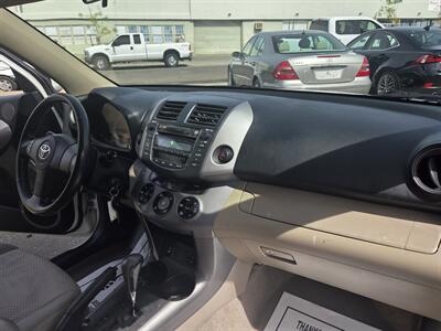 2006 Toyota RAV4 Limited   - Photo 16 - Roseville, CA 95678