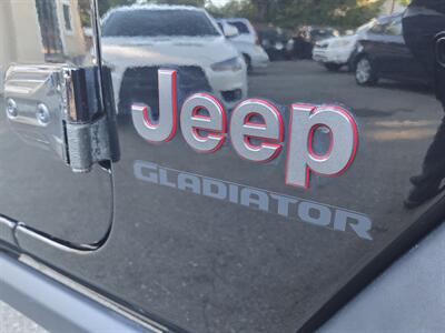 2020 Jeep Gladiator Rubicon 4x4 - FULLY LOADED - NAVI - LEATHER - - Photo 12 - Roseville, CA 95678