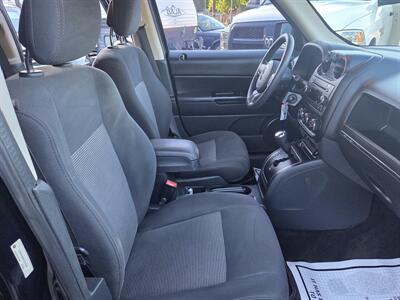 2015 Jeep Patriot Sport 4x4 - Box Body shape - 120k miles only   - Photo 18 - Roseville, CA 95678