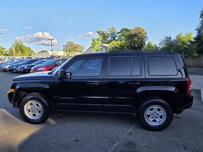 2015 Jeep Patriot Sport 4x4 - Box Body shape - 120k miles only   - Photo 3 - Roseville, CA 95678