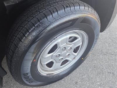 2015 Jeep Patriot Sport 4x4 - Box Body shape - 120k miles only   - Photo 21 - Roseville, CA 95678