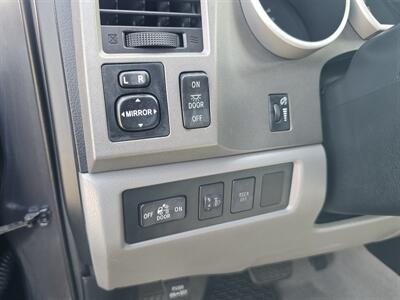 2010 Toyota Tundra 1 OWNER WITH 38 SERVICE RECORDS -   - Photo 17 - Roseville, CA 95678