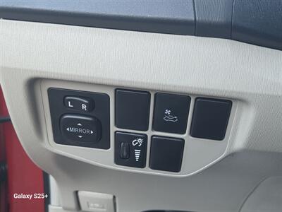 2014 Toyota Prius - Panoramic roof - Leather - Navigation / Camera   - Photo 34 - Roseville, CA 95678