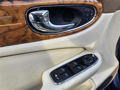 2006 Jaguar XJ8 Vanden Plas   - Photo 14 - Roseville, CA 95678