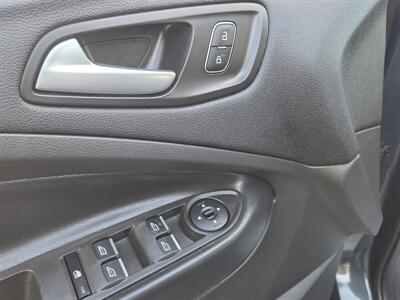 2019 Ford Escape SE - only 63k Miles only !   - Photo 9 - Roseville, CA 95678