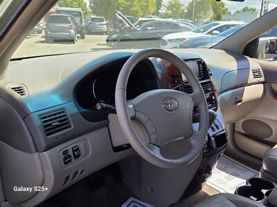2009 Toyota Sienna XLE - Photo 6 - Roseville, CA 95678