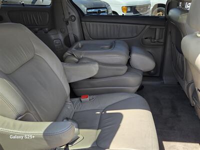 2009 Toyota Sienna XLE - Photo 13 - Roseville, CA 95678