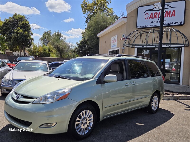 2009 Toyota Sienna XLE   - Photo 1 - Roseville, CA 95678