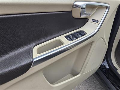 2012 Volvo XC60 R-Design AWD - TOP OF THE LINE   - Photo 12 - Roseville, CA 95678