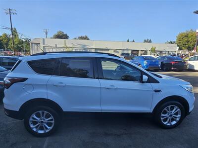 2017 Ford Escape SE   - Photo 7 - Roseville, CA 95678