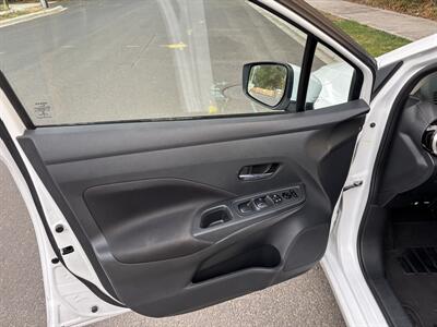 2021 Nissan Versa SV   - Photo 7 - Portland, OR 97003