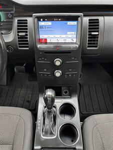 2016 Ford Flex SEL   - Photo 11 - Portland, OR 97003
