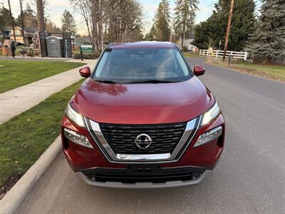 2021 Nissan Rogue SV   - Photo 2 - Portland, OR 97003