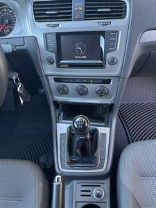 2015 Volkswagen Golf TSI Launch Edition   - Photo 11 - Portland, OR 97003