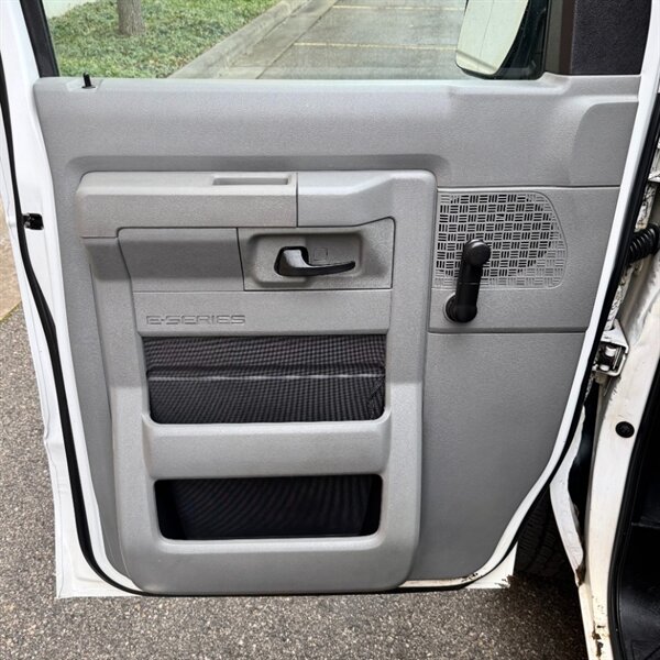 2009 Ford E-350 SD XL - Photo 9 - Salt Lake City, UT 84115