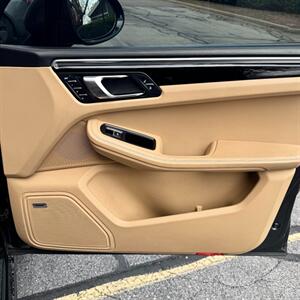 2018 Porsche Macan Turbo   - Photo 30 - Salt Lake City, UT 84115