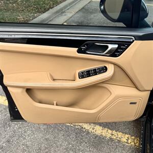 2018 Porsche Macan Turbo   - Photo 11 - Salt Lake City, UT 84115