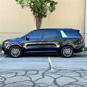 2025 Kia Carnival Hybrid EX - Photo 8 - Salt Lake City, UT 84115