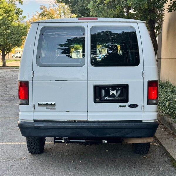 2010 Ford E-350 XL photo 4