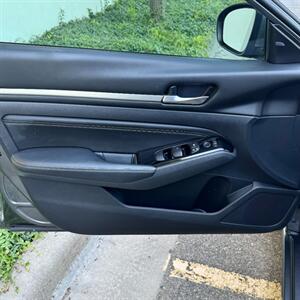 2021 Nissan Altima 2.5 SV   - Photo 11 - Salt Lake City, UT 84115