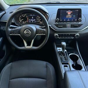 2021 Nissan Altima 2.5 SV   - Photo 2 - Salt Lake City, UT 84115