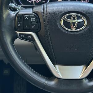2015 Toyota Highlander Limited Platinum   - Photo 18 - Salt Lake City, UT 84115