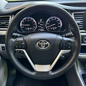 2015 Toyota Highlander Limited Platinum   - Photo 17 - Salt Lake City, UT 84115