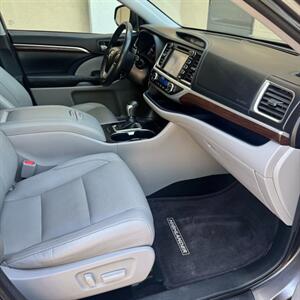 2015 Toyota Highlander Limited Platinum   - Photo 32 - Salt Lake City, UT 84115
