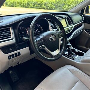 2015 Toyota Highlander Limited Platinum   - Photo 15 - Salt Lake City, UT 84115