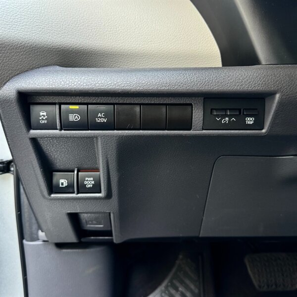 2024 Toyota Sienna Limited 7-Passenger - Photo 17 - Salt Lake City, UT 84115