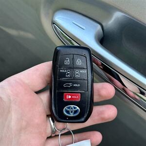 2024 Toyota Sienna Limited 7-Passenger - Photo 3 - Salt Lake City, UT 84115