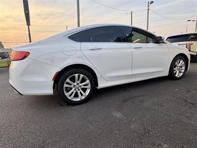 2015 Chrysler 200 Limited   - Photo 11 - Wilmington, DE 19808