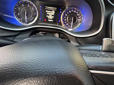 2015 Chrysler 200 Limited   - Photo 8 - Wilmington, DE 19808