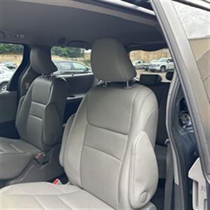 2015 Toyota Sienna XLE Premium 7-Passenger   - Photo 24 - Winchester, NH 03470