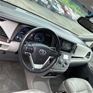 2015 Toyota Sienna XLE Premium 7-Passenger   - Photo 26 - Winchester, NH 03470