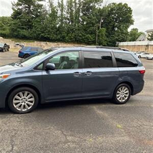 2015 Toyota Sienna XLE Premium 7-Passenger   - Photo 3 - Winchester, NH 03470