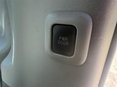 2015 Toyota Sienna XLE Premium 7-Passenger   - Photo 25 - Winchester, NH 03470