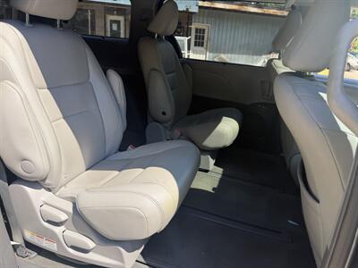2015 Toyota Sienna XLE Premium 7-Passenger   - Photo 24 - Winchester, NH 03470