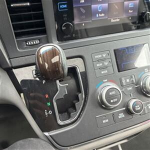 2015 Toyota Sienna XLE Premium 7-Passenger   - Photo 28 - Winchester, NH 03470