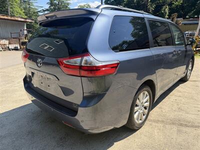 2015 Toyota Sienna XLE Premium 7-Passenger   - Photo 5 - Winchester, NH 03470