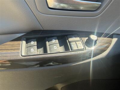 2015 Toyota Sienna XLE Premium 7-Passenger   - Photo 32 - Winchester, NH 03470