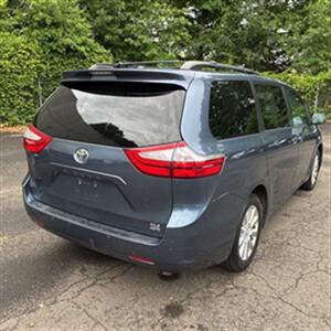 2015 Toyota Sienna XLE Premium 7-Passenger   - Photo 9 - Winchester, NH 03470