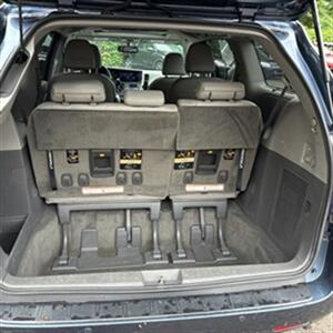 2015 Toyota Sienna XLE Premium 7-Passenger   - Photo 34 - Winchester, NH 03470