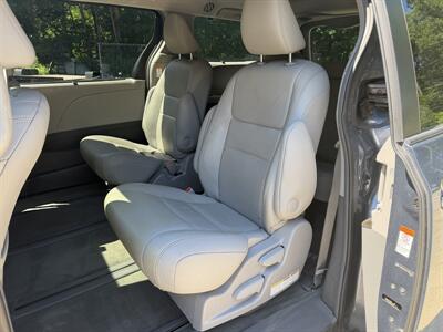 2015 Toyota Sienna XLE Premium 7-Passenger   - Photo 10 - Winchester, NH 03470