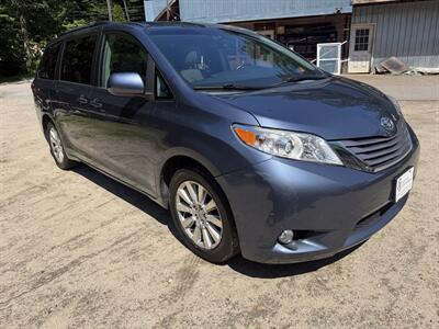 2015 Toyota Sienna XLE Premium 7-Passenger   - Photo 3 - Winchester, NH 03470
