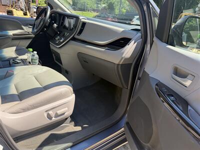 2015 Toyota Sienna XLE Premium 7-Passenger   - Photo 26 - Winchester, NH 03470